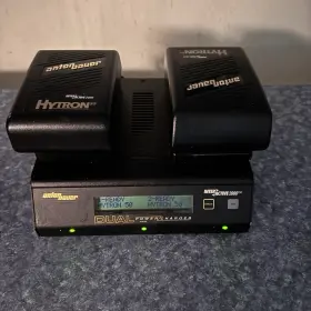 Dual-2000 Anton Bauer Dual Interactive 2000 Charger With 2 Gold Mount Hytron 50 Batteries