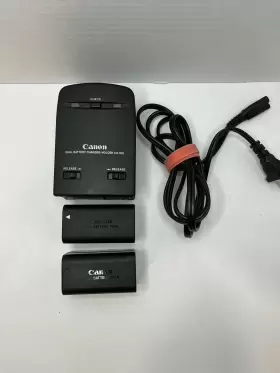 3036a002 Canon Ch-910a Dual Battery Charger Holder With 2 Batteries Tested Working #2