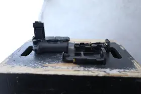 Bgm-e5a Canon Bgm-e5l Untested Battery Grip Bg-e5 Magazine And
