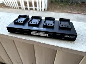 Tc40-son-fw50 Dolgin Four-position Battery Charger For Sony Fw50 With Cable