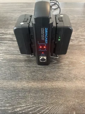 Dr90s2ck Dracast Dual Charger With Two 90wh V-mount Batteries