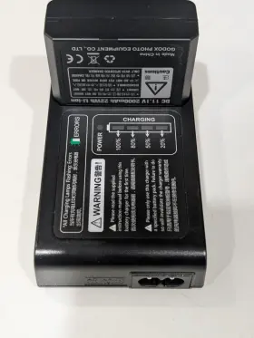 Gd-vb18-ac Godox Vc18 Vc-18 Charger And Battery For V860ii 850ii Ving Flashes Vb18