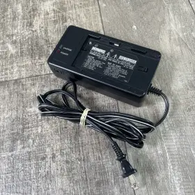 Vm-ac61a Hitachi Genuine Video Camcorder Battery Charger
