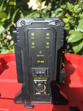 It-4x Intellytech Quad Gold Mount Battery Charger With Power Cord