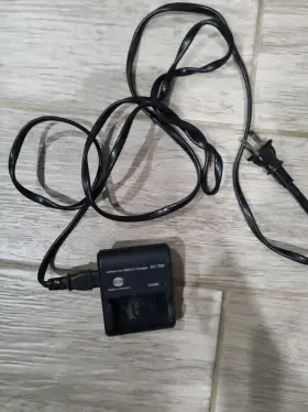 Bc-700 Konica Minolta Camera Inc. Lithium-ion Battery Charger Output 4.2v 650ma Untested