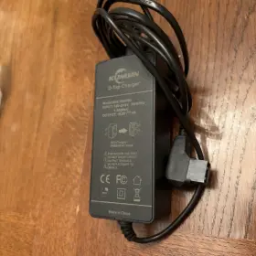 Kunlun Nkc-1684000 D-tap Charger Model 16.8v 4a