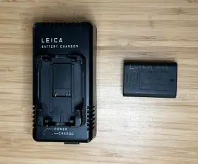 An13805 Leica Oem Battery Charger With 14464 Untested Read Digital Camera M8 M9