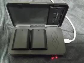 Db-fz100 Neewer Charger And Powerbank With Sd Storage