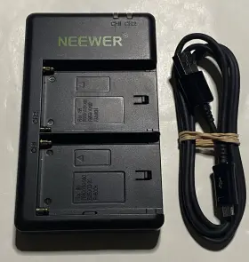 Du-f550 Neewer Dual Usb Charger / W. Micro Cable