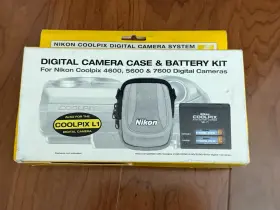 7600 Nikon 018208099733 Coolpix Camera Case And Battery Charger Kit 4600 5600