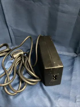 250710-8 Nikon Eh-6 Charger