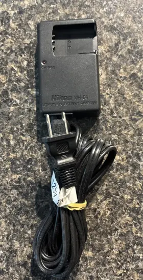 Mh-64 Nikon 25775 Oem Battery Charger For Coolpix S550 S560 S660