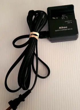 En-el9 Nikon Genuine Mh-23 Quick Battery Charger And Cord For