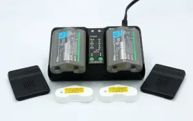 En-el18 Nikon Mh-26a Genuine Charger With 2 Batteries. Excellent Cond #2