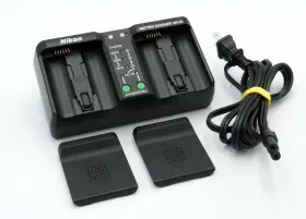 En-el18 Nikon Mh-26a Genuine Charger With 2 Batteries. Excellent Cond #3