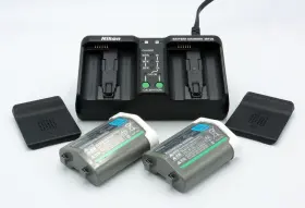 En-el18 Nikon Mh-26a Genuine Charger With 2 Batteries. Excellent Cond