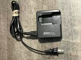 En-el7 Nikon Mh-56 Oem Camera Battery Charger For Coolpix 8400/8800