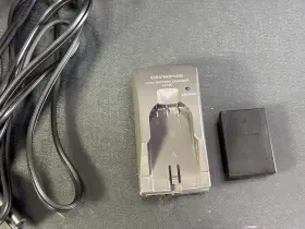 Li-10b Olympus 200846 Oem Li-10c Quick Charger For Or Battery Included