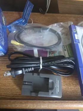 Li-10c Olympus Li-c10 Li-ion Battery Charger And Original Box With Extras
