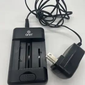 100012672 Onn Universal Digi Camera Battery Charger For Fujifilm Gopro Jvc Leica Nikon