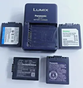 De-993b Panasonic 887216289364 Genuine Lumix Battery Charger With 4 Batteries Works Great