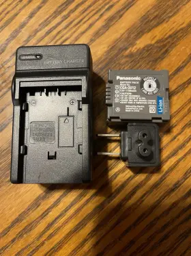 Panasonic Cga-du12 Li-ion Battery Charger For Camera 100v-240v 8.4v