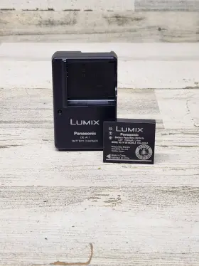 Panasonic De-a11 Lumix Battery Charger And Oem De-a11b Cga-s005a Dmc-fx9