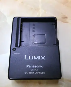 De-a76 Panasonic De-a75 Lumix Battery Charger F/ Dmc- Fp5 Fp3 Fp2 Fp1 Ts10 Ft10