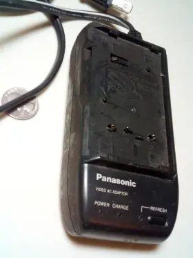 Pv-820 Panasonic Video Ac Adapter / Battery Charger Genuine Turns On Untested