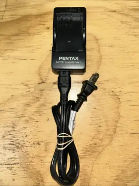 D-li2 Pentax D-l17 D-bc7 Oem Battery Charger For With Ac Cord