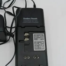 23-248 Radioshack 11a7 Radio Shack 8mm/vhs-c Camcorder Battery Conditioner/charger Untested #2