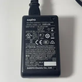 Var-l80 Sanyo Battery Charger With Power Cord Genuine Oem