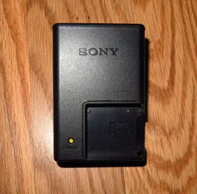 148721221 Sony Genuine Battery Charger For Np-bk1 Li-ion Bc-cska