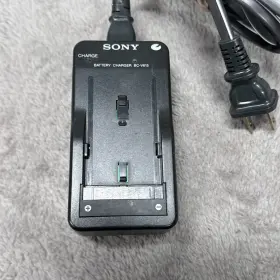 Bc-v1615 Sony Bc V1615 Battery Charger For Np-500 Np-710 Np-720 Np-730 Np-930 Np-960
