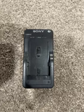 Np-f550 Sony Bc-v615 Genuine Battery Charger Oem Np-f970 Np-f750 F530