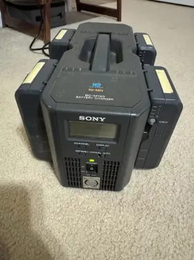 Bc-m150 Sony Bcm150 4-position V-mount Battery Charger With Batteries No Power Cable