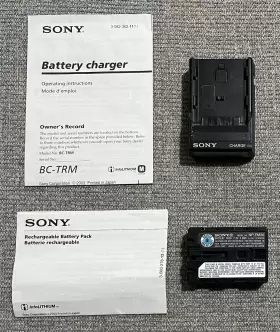 Np-qm71 Sony Np-qm91 Genuine Oem Battery Charger Bc-trm Lot - Np-fm50 Np-fm70