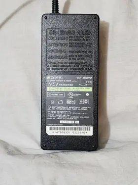 Vgp-ac19v15 Sony Genuine Power Adaptor 19.5v Supply Used For Vaio Laptop
