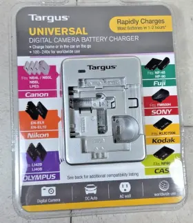 Targus 844702002661 New - Universal Digital Camera Battery Charger