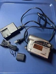Hitachi DZ-GX5020A Dvd Rw Video Camcorder 30X Zoom Needs New Battery. Fixed Price $39.00.